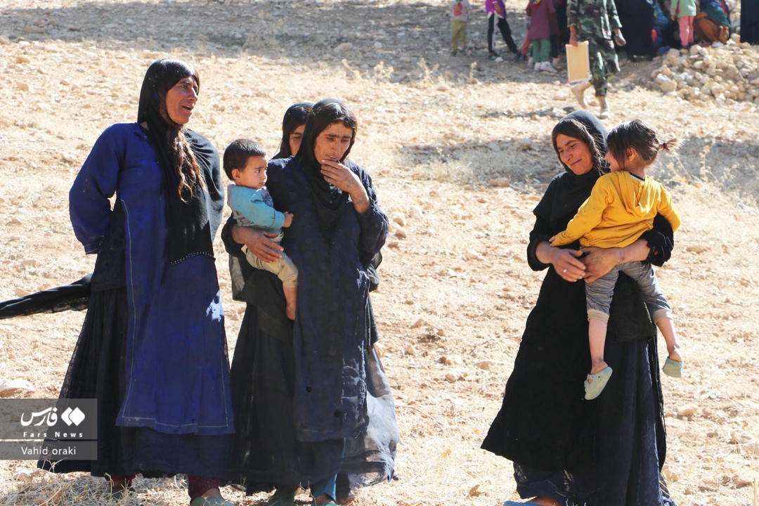 اهالی روستای پَلُم در سوسن شرقی شهرستان ایذه از داشتن تمام امکانات اولیه از جمله آب آشامیدنی، برق، گاز، خانه بهداشت، آنتن‌دهی موبایل و جاده محروم بوده و نیازمند توجه جدی مسئولان جهت رفع آن هستند. این در حالیست که در ایام مختلف سال، گروه‌های مختلف در قالب تیم‌های جهادی جهت رسیدگی به برخی از نیازهای آنها در منطقه حضور پیدا می‌کنند و خدمات اولیه‌ای به آنها ارائه می‌دهند.